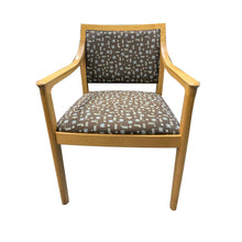 Load image into Gallery viewer, Pre-Owned Bernhardt Carson Guest Chair
